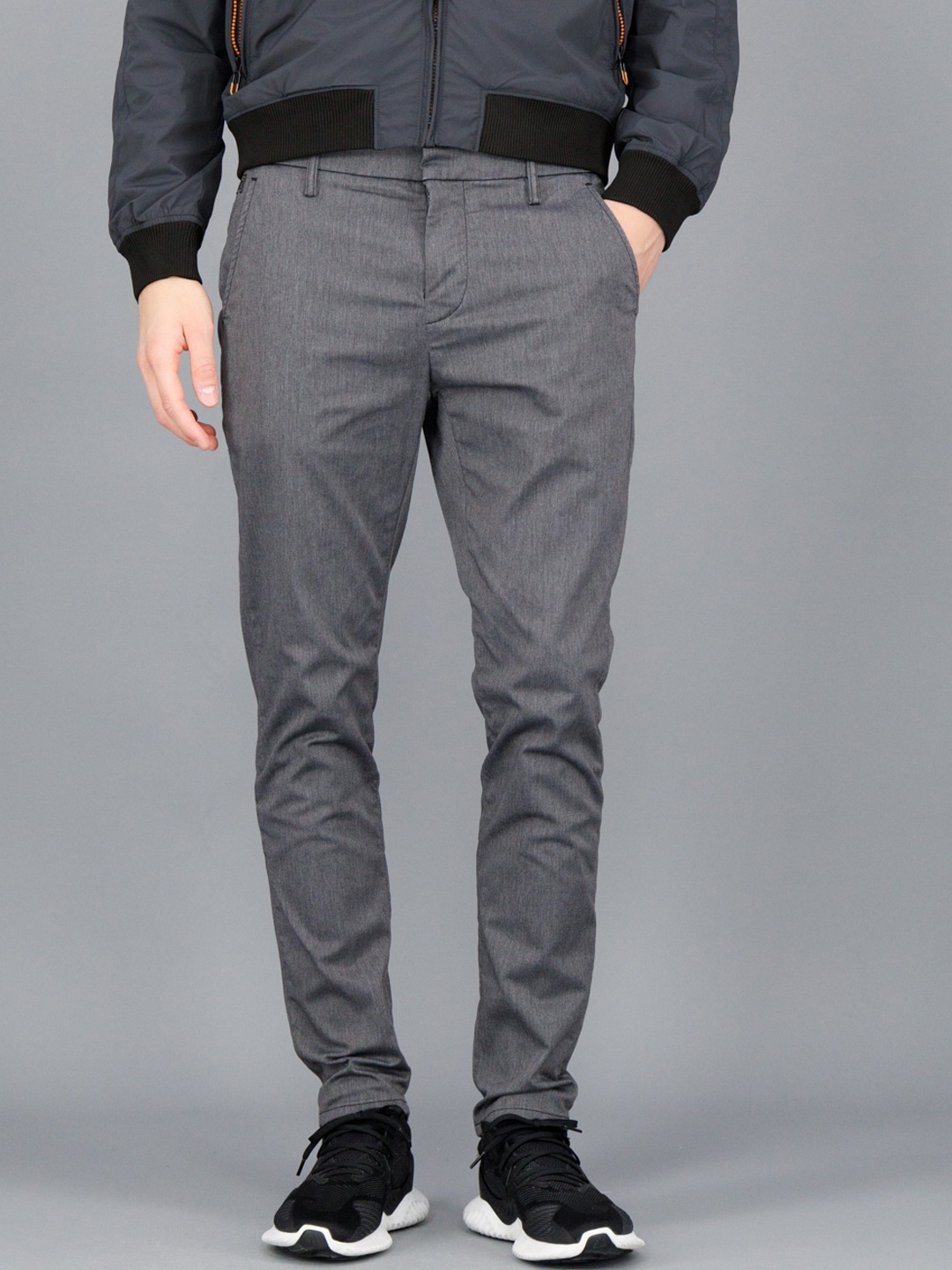 

FREESOUL Men Grey Solid Trousers