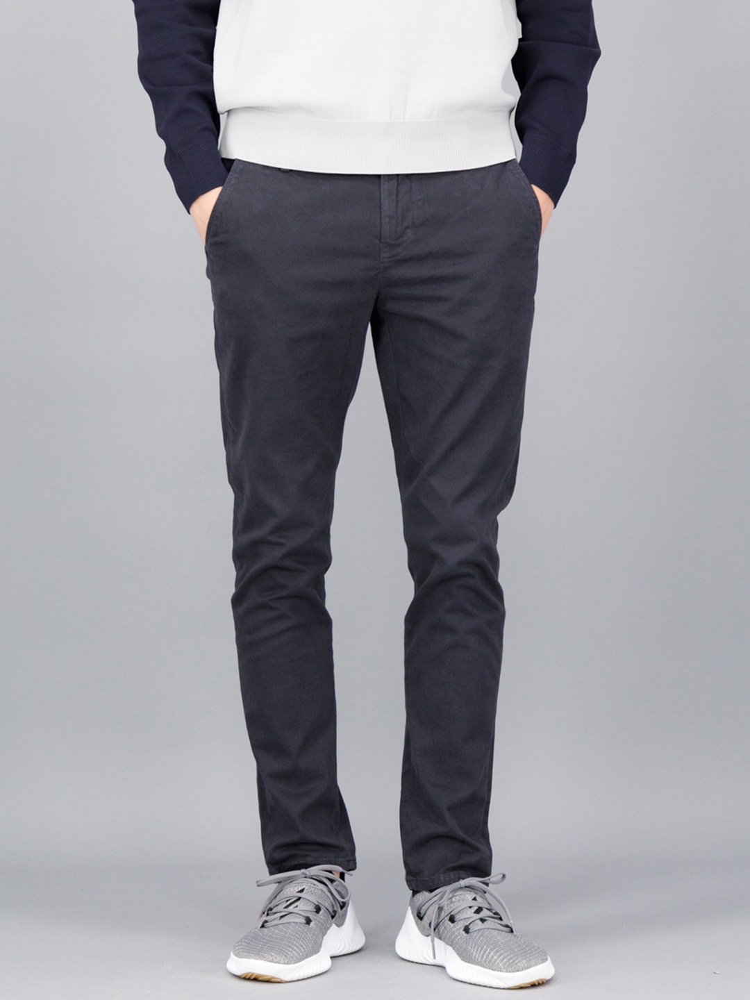 

FREESOUL Men Grey Solid Trousers