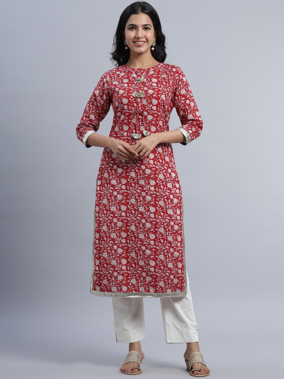 

Indian Virasat Women Maroon & White Floral Printed Gotta Patti Cotton Kurta