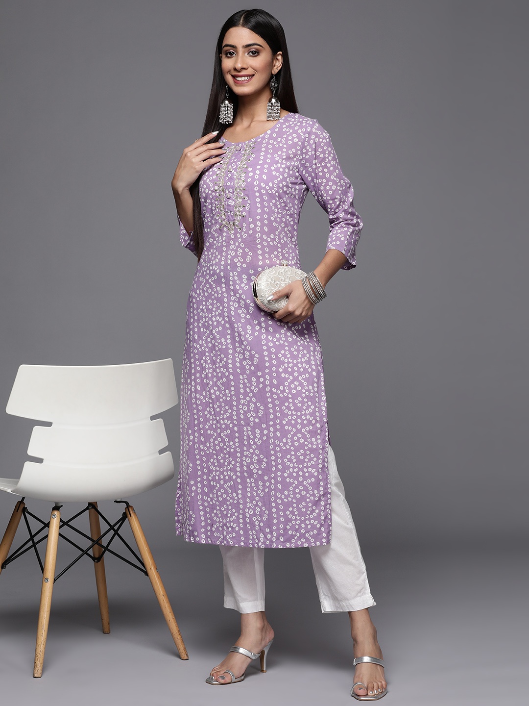 

Varanga Women Lavender & White Bandhani Printed Gotta Patti Cotton Straight Kurta