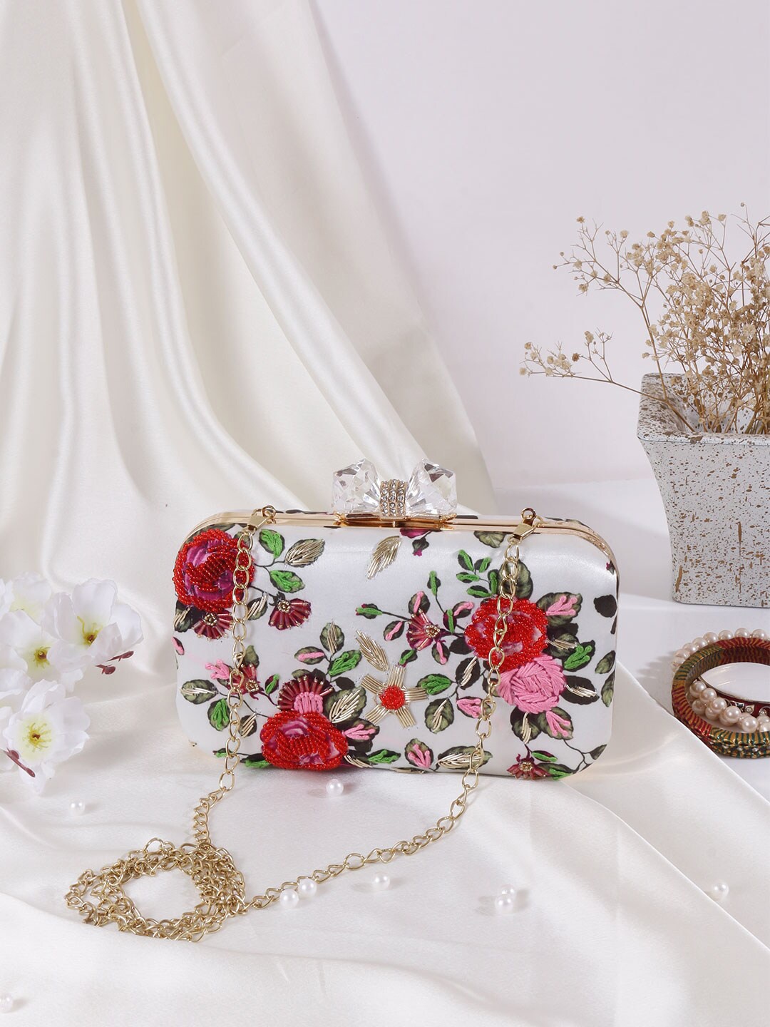 

Swisni Red & Off White Printed Box Clutch