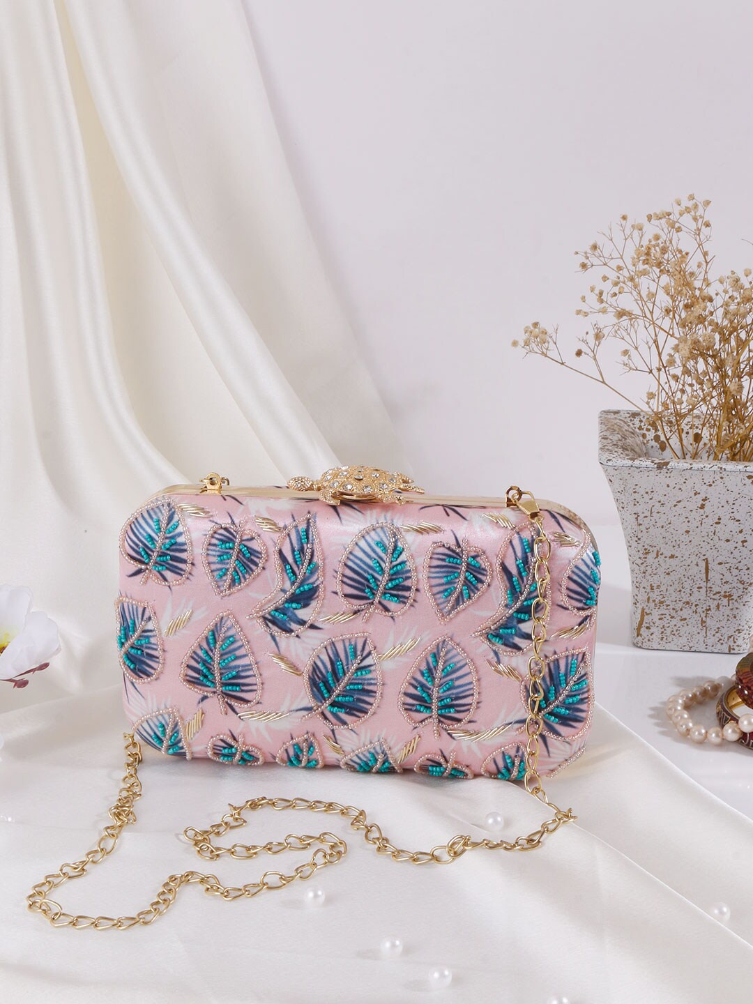 

Swisni Women Pink & Blue Printed Box Clutch