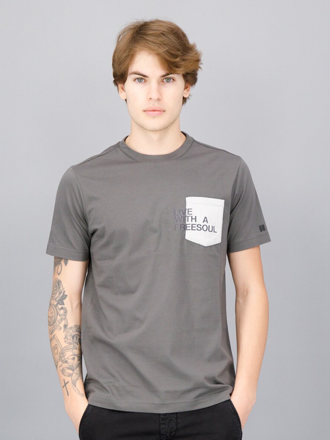 

FREESOUL Men Grey Pure Cotton Round Neck Short Sleeves T-shirt