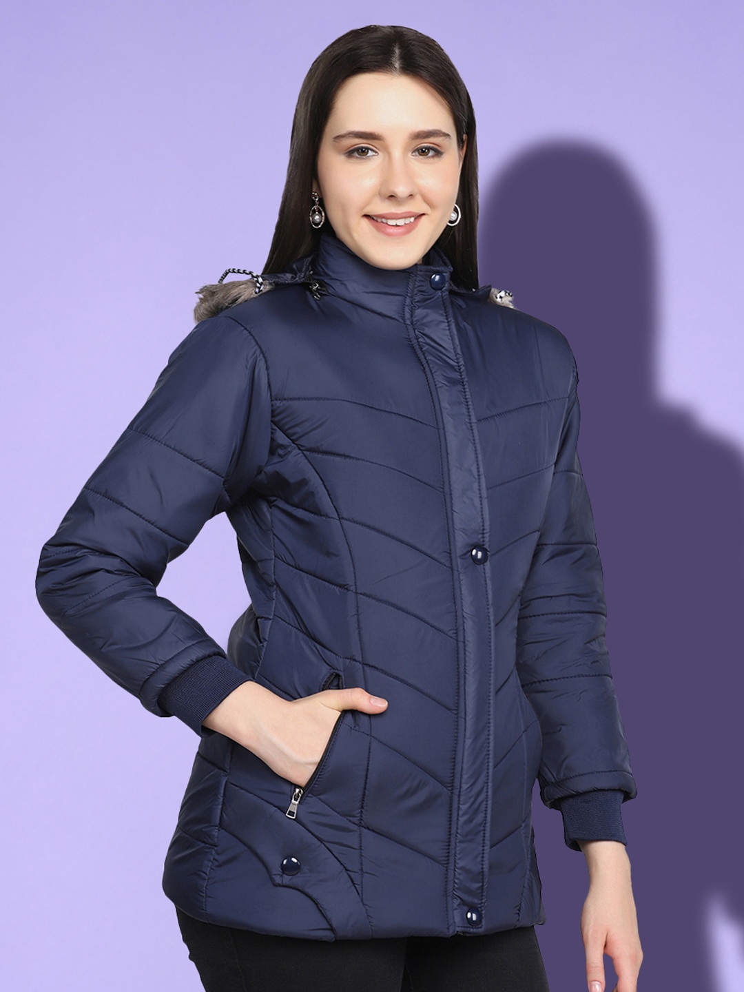 

BUY NEW TREND Women Navy Blue Lightweight Longline Quilted Jacket