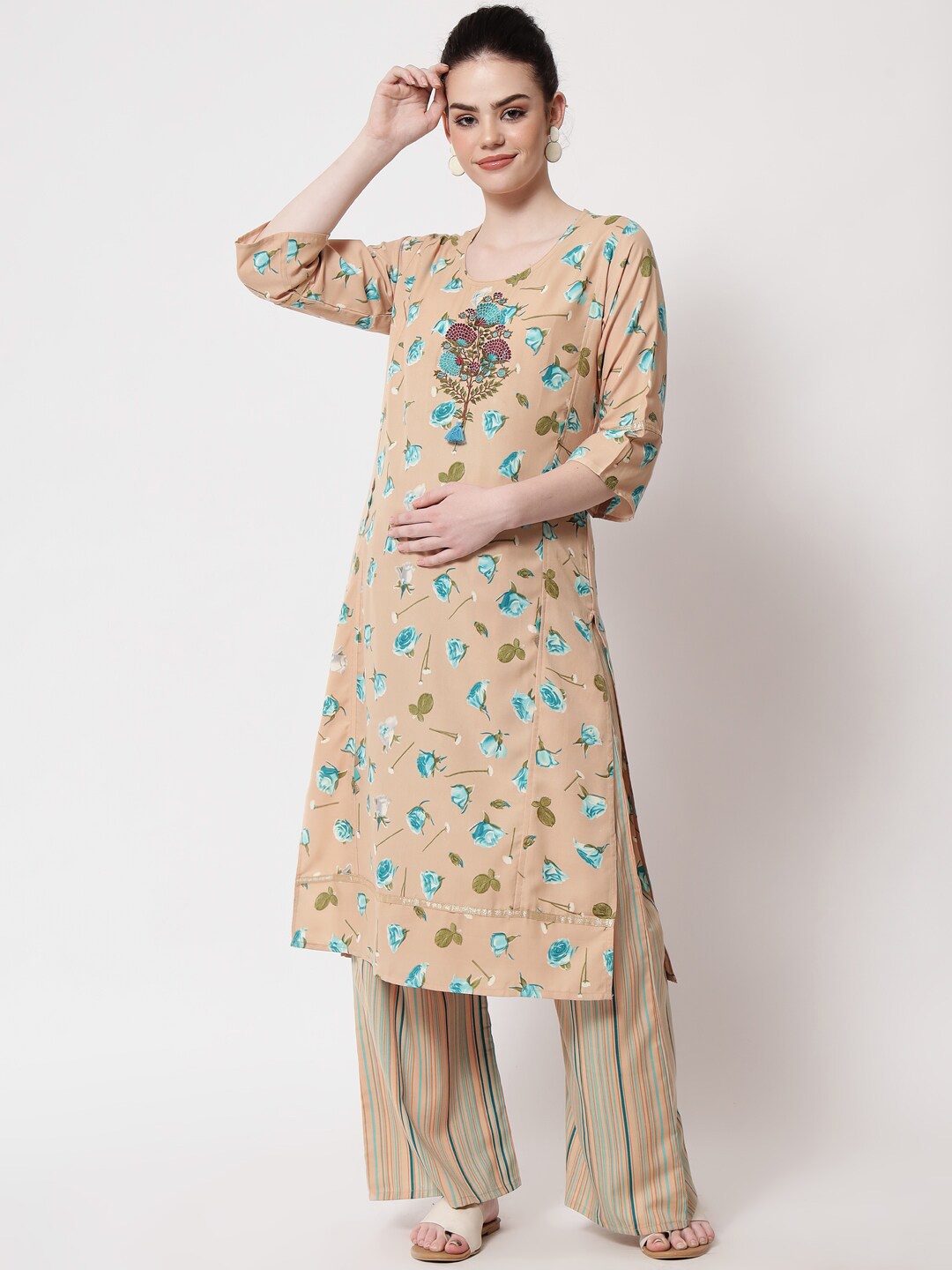 

Aujjessa Women Beige Floral Embroidered Thread Work Maternity Kurta with Palazzo