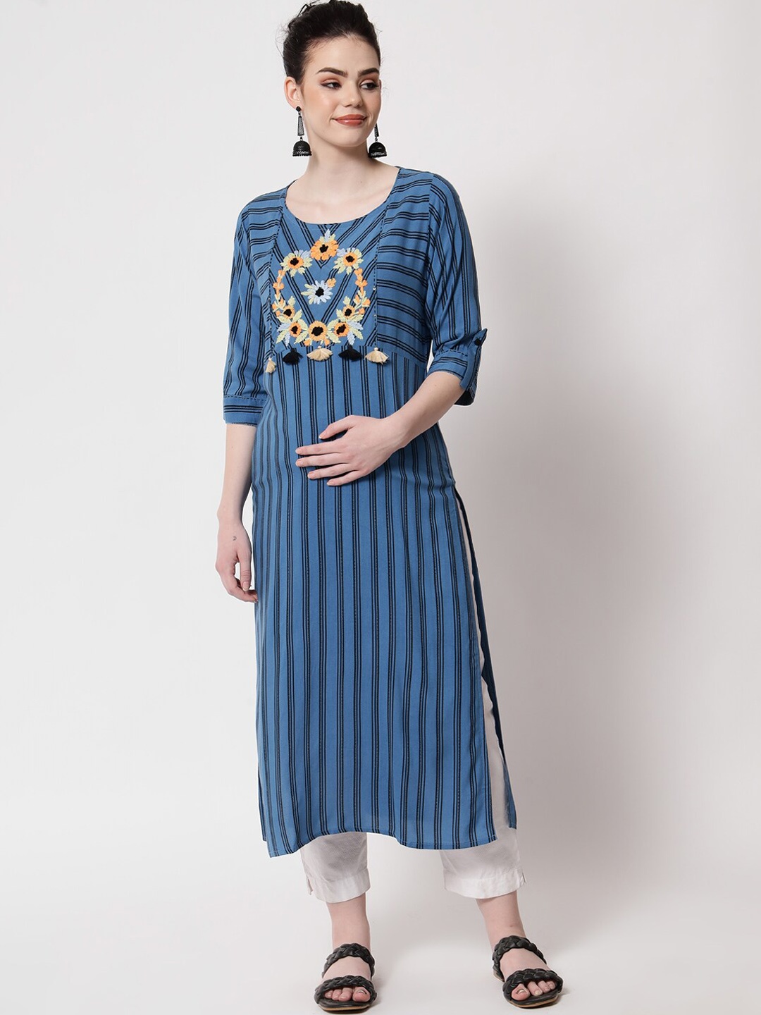 

Aujjessa Women Blue Printed Maternity Kurta