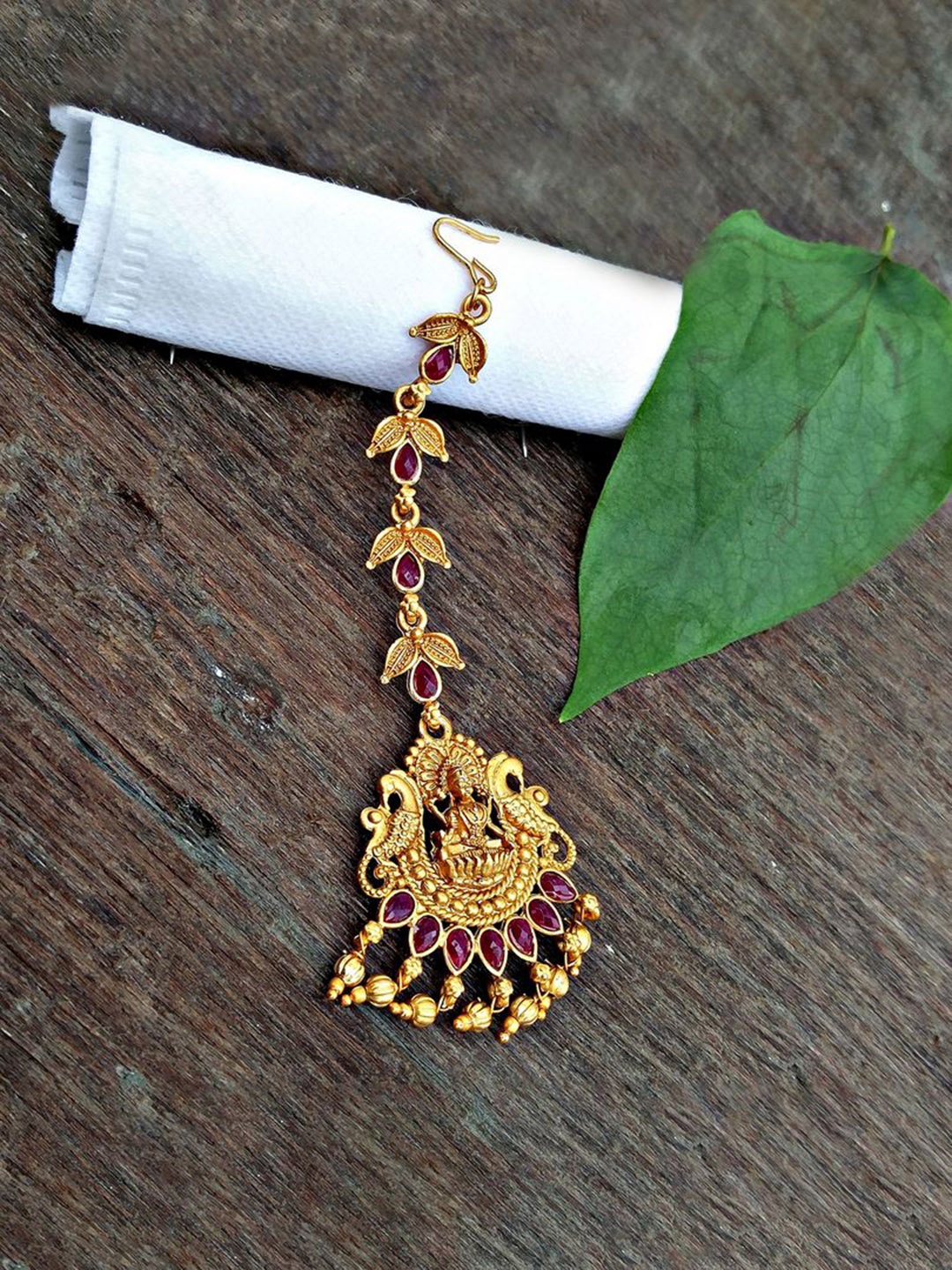 

LUCKY JEWELLERY Gold-Plated & Maroon Stone-Studded Maang Tikka