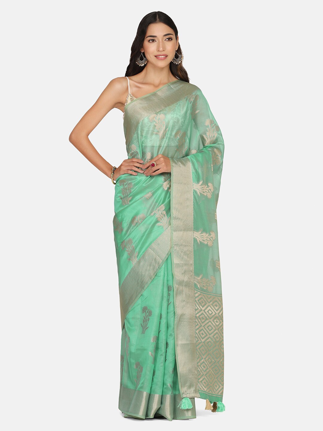

BOMBAY SELECTIONS Green & Silver-Toned Woven Design Zari Organza Banarasi Saree