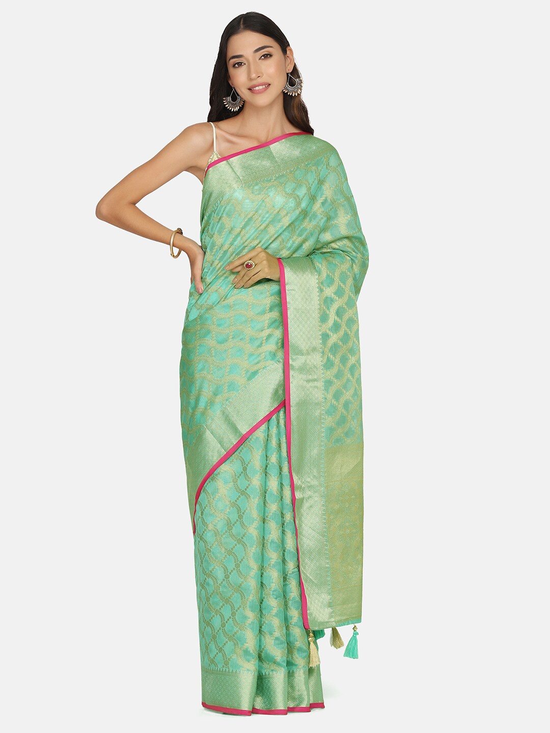 

BOMBAY SELECTIONS Green & Gold-Toned Woven Design Zari Organza Banarasi Saree