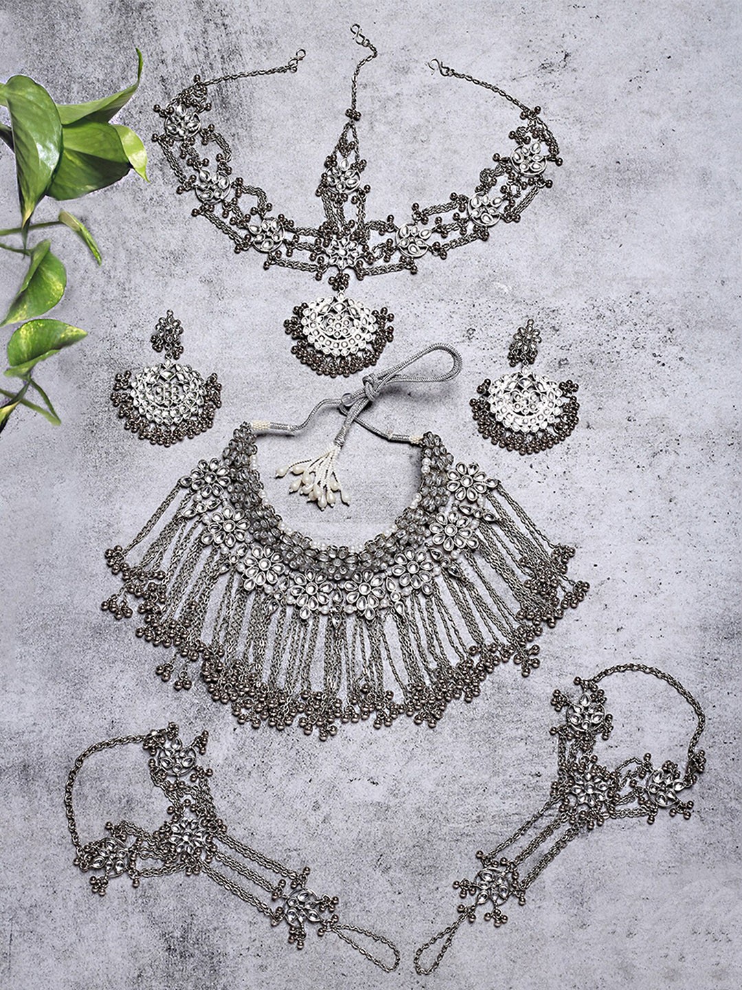 

KARATCART Silver-Plated & Kundan Studded Jewellery Set