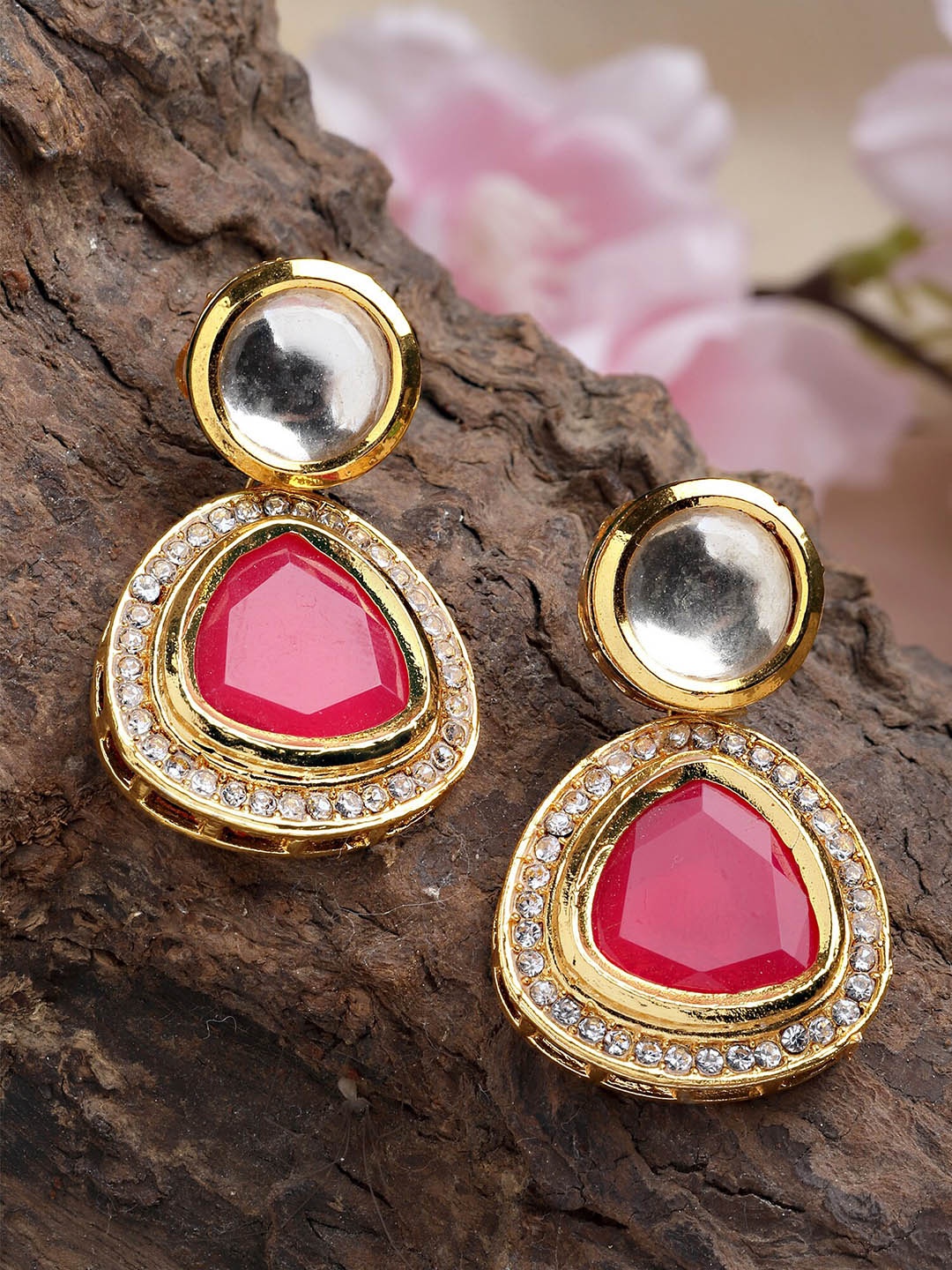 

KARATCART Red & White Gold-Plated Kundan Classic Drop Earrings