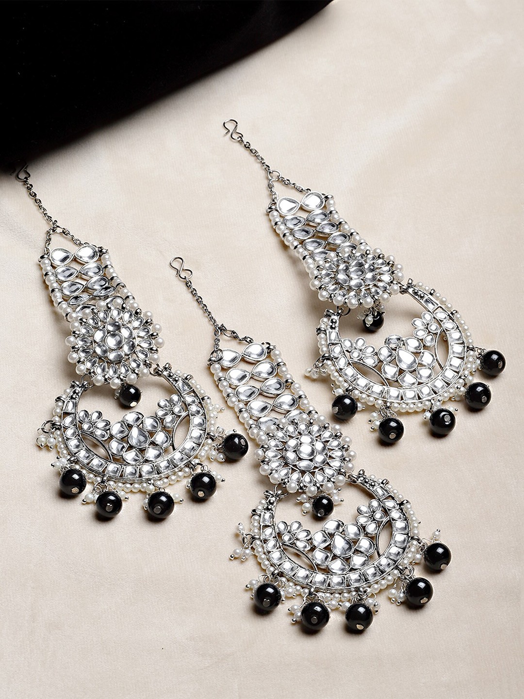 

KARATCART Silver-Plated White & Black Kundan Studded & Beaded Handcrafted Jewellery Set