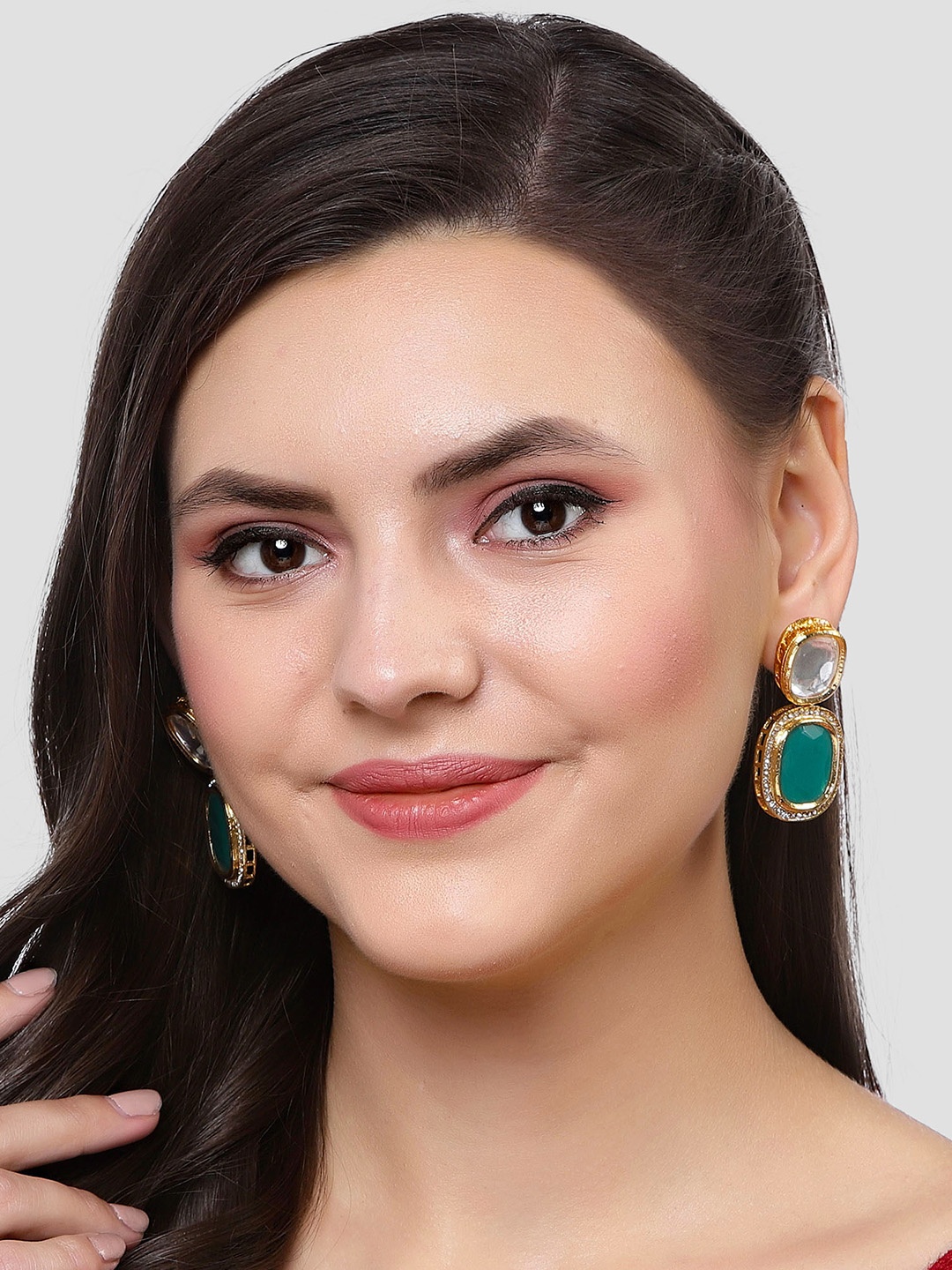 

KARATCART Green & Gold-Plated Kundan Classic Drop Earrings