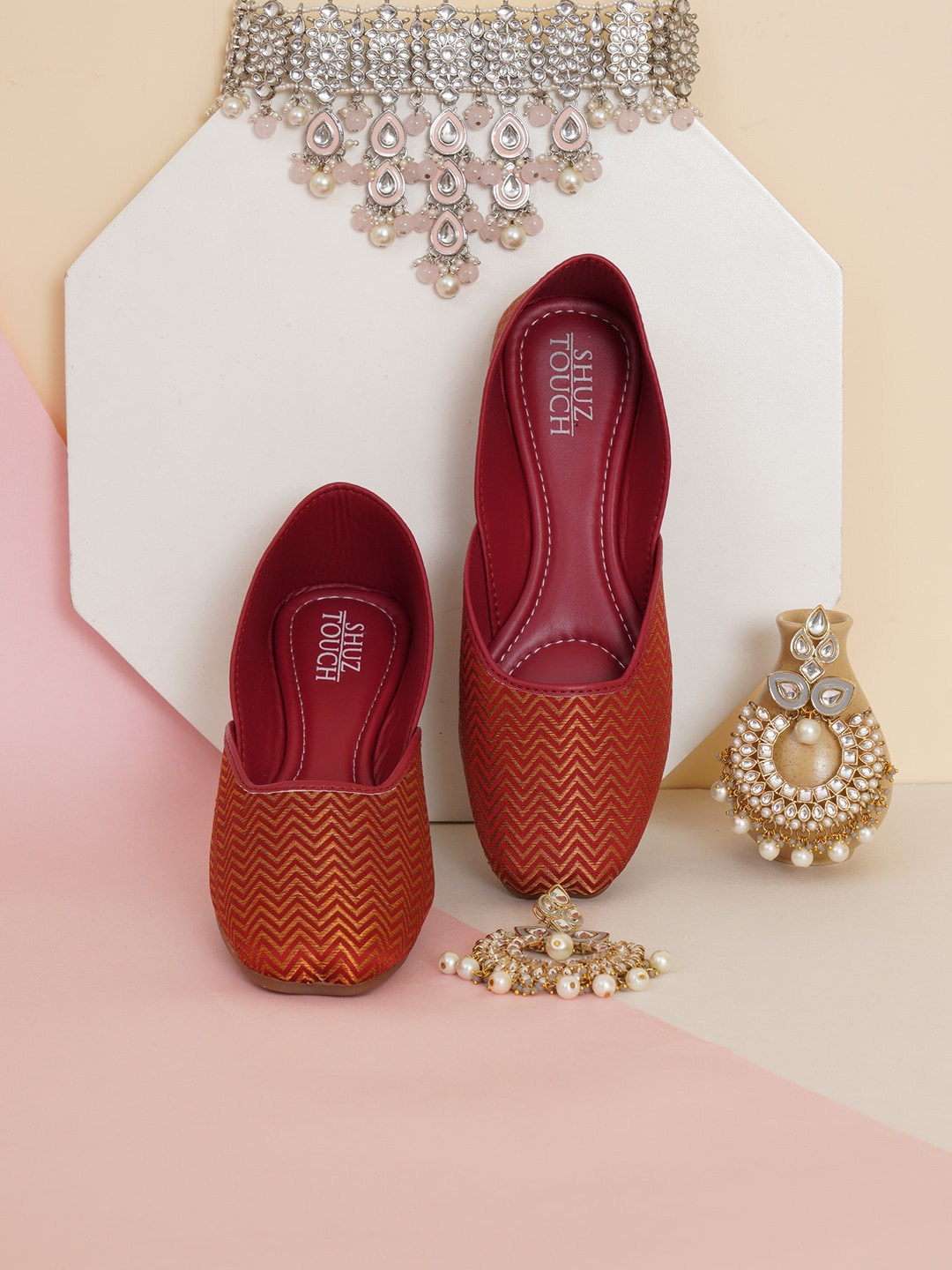 

SHUZ TOUCH Women Maroon Ethnic Mojaris Flats