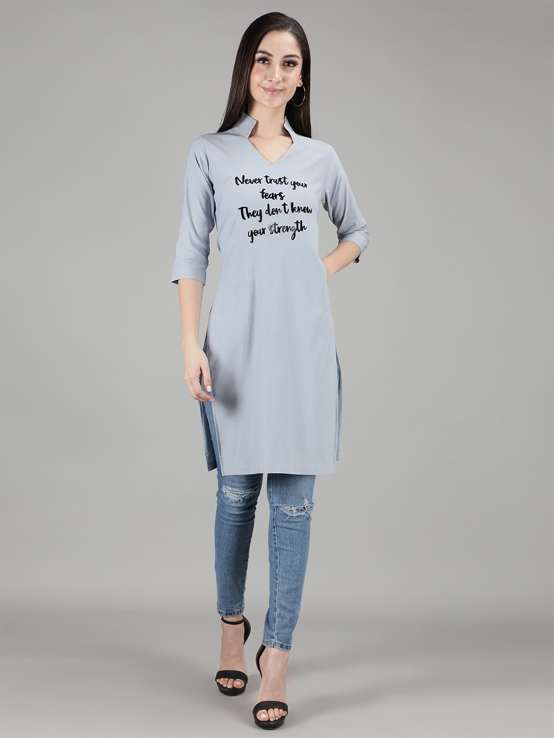 

Sonex Gold Women Grey Solid V-Neck Kurti