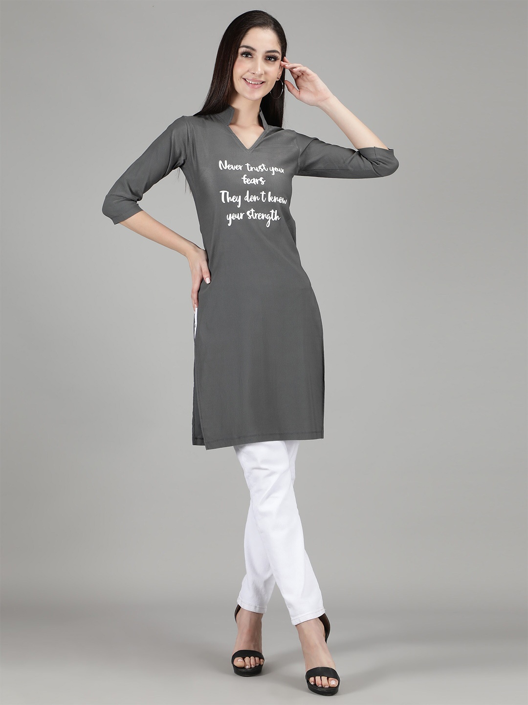 

Sonex Gold Women Grey Solid V-Neck Kurti
