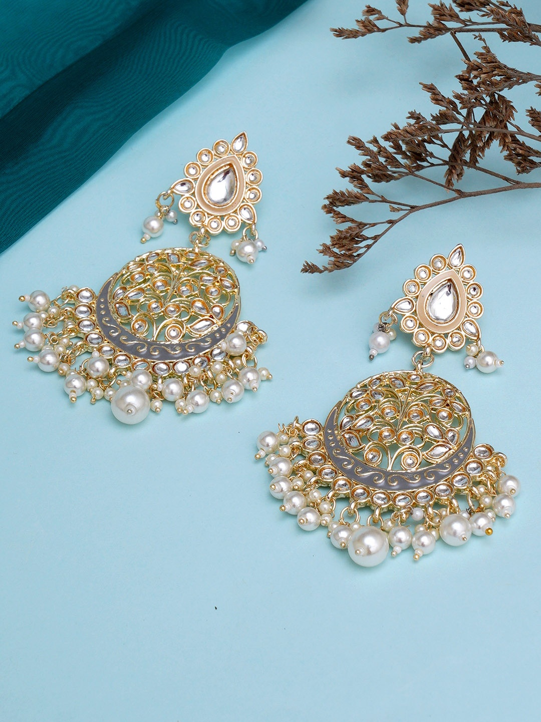 

KARATCART Grey & Gold-Plated Kundan Classic Chandbalis Earrings