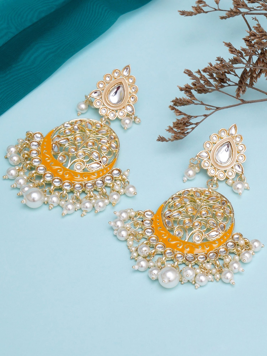 

KARATCART Yellow & White Gold-Plated Pearl Classic Chandbalis Earrings