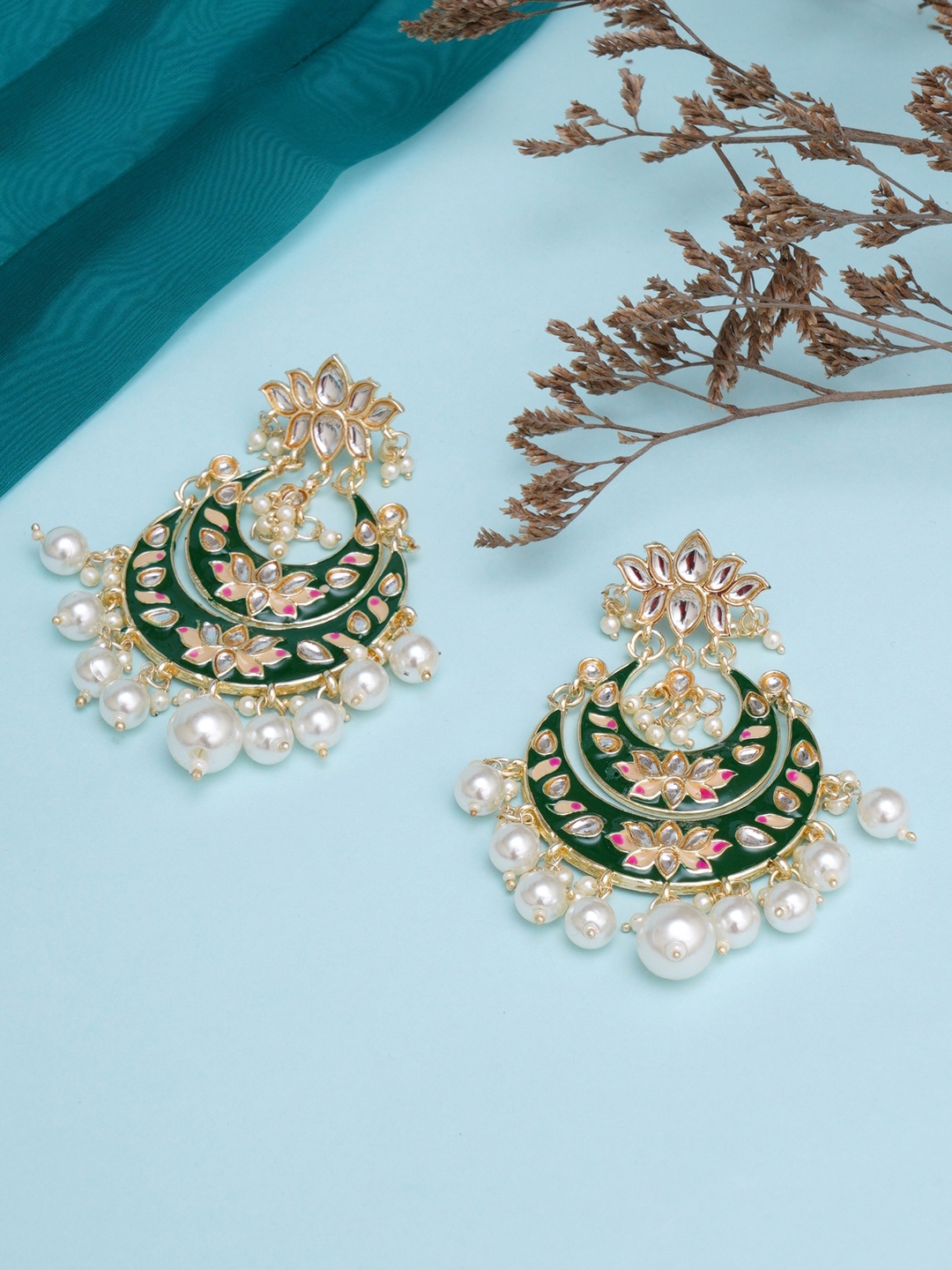 

KARATCART Green & White Gold-Plated Classic Chandbalis Earrings