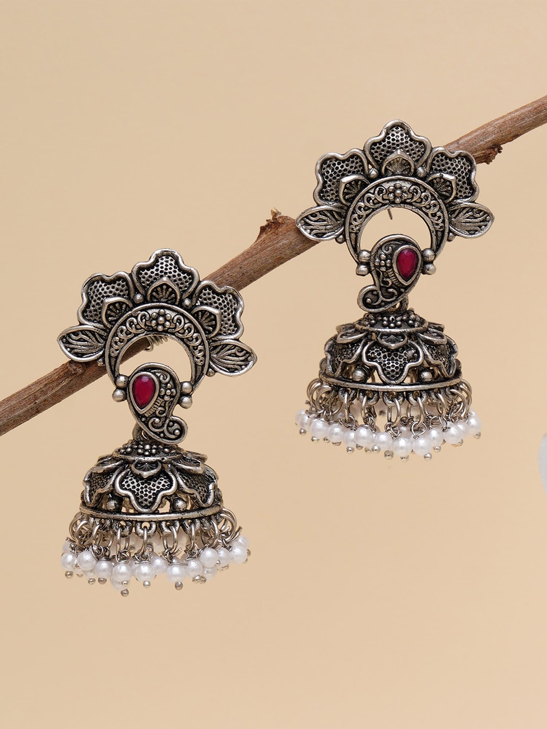 

KARATCART Red & White Silver-Plated Kundan Classic Jhumkas Earrings