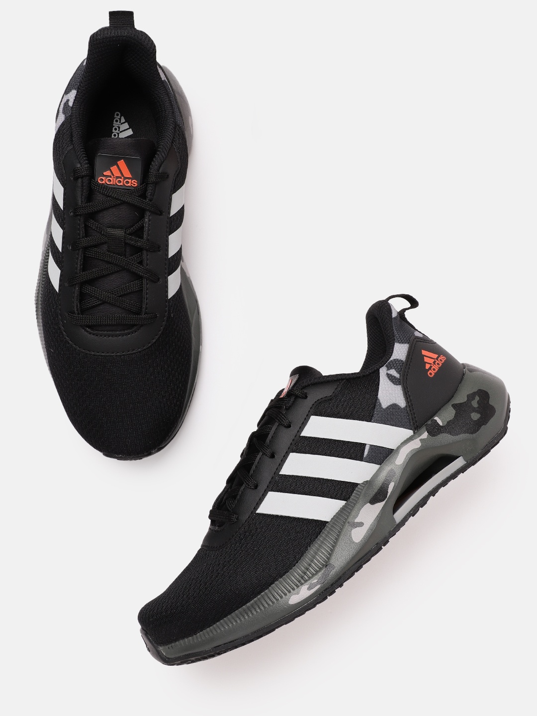 

ADIDAS Men Striped Detail Solder Run Running Shoes, Black
