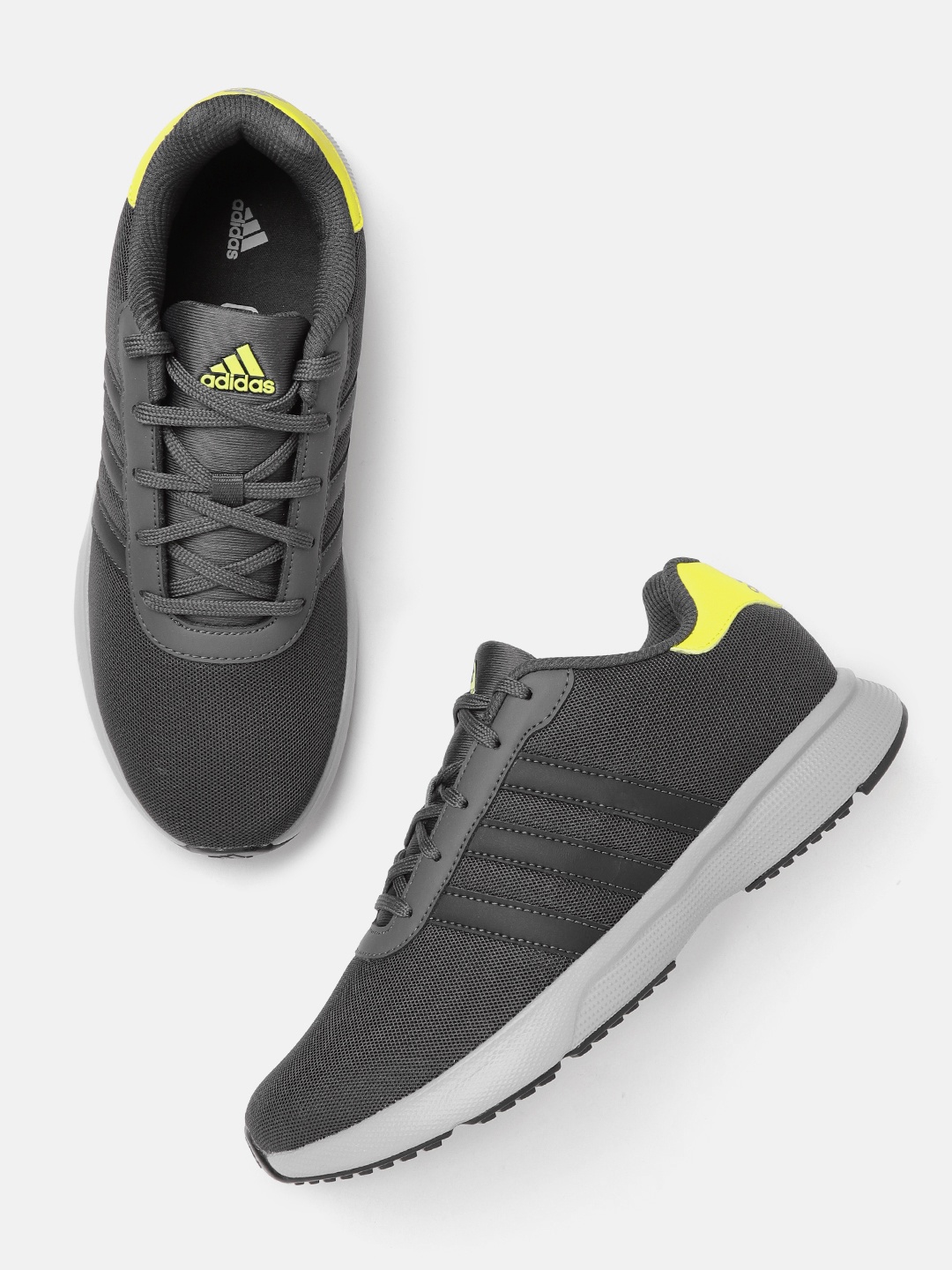 

ADIDAS Men Woven Design Essento Running Shoes, Grey