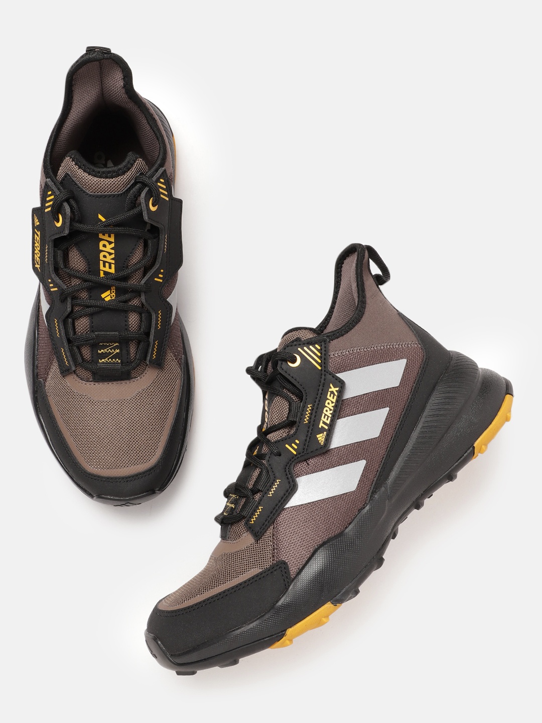 

ADIDAS Men Woven Design QuestIt Mid Trekking Shoes, Brown