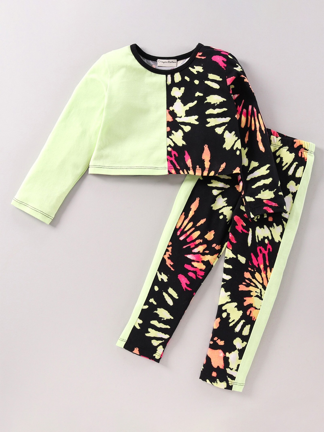 

CrayonFlakes Girls Black & Green Colourblocked Top with Leggings Set