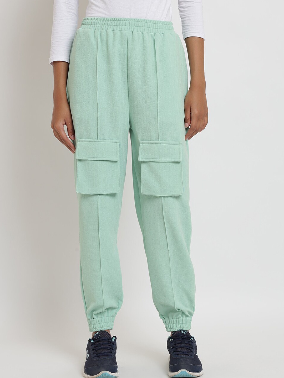 

Anaghakart Women Green Solid Dry-Fit Joggers