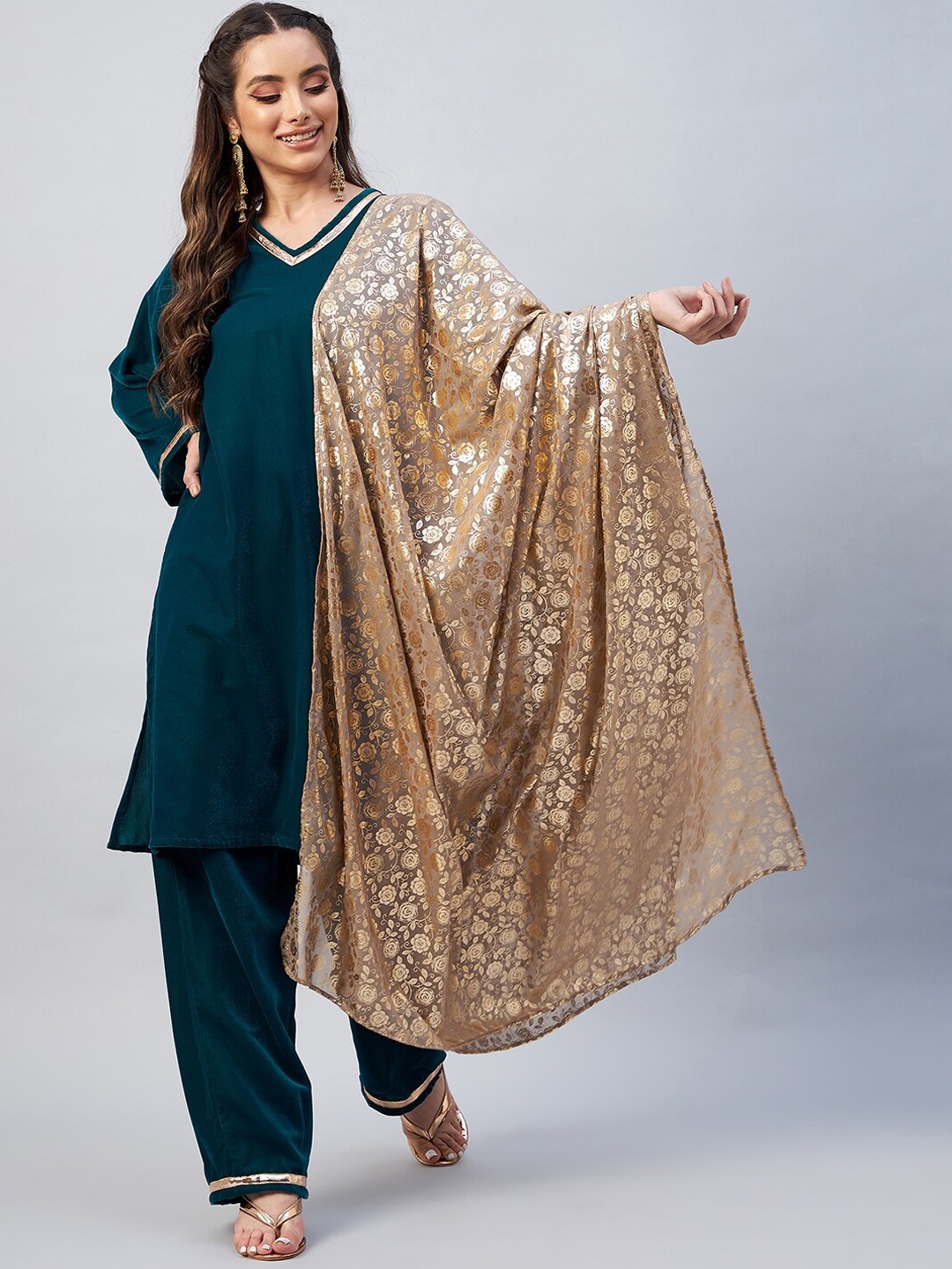 

InWeave Women Teal Green And Gold Toned Solid Velvet Kurta With Trouser And Dupatta