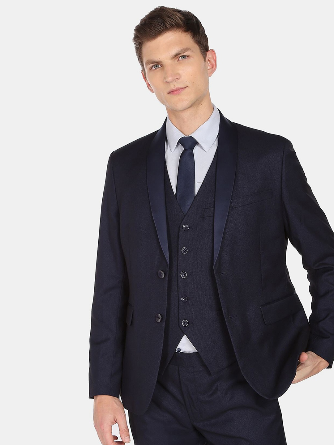 

Arrow Men Blue Solid Single Breasted Tailored-Fit Formal Suit