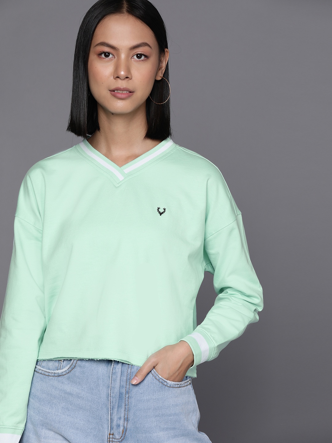 

Allen Solly Woman Green Solid V-Neck Pure Cotton Sweatshirt