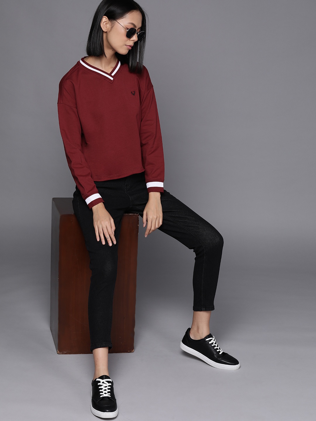 

Allen Solly Woman Maroon Solid V-Neck Pure Cotton Sweatshirt