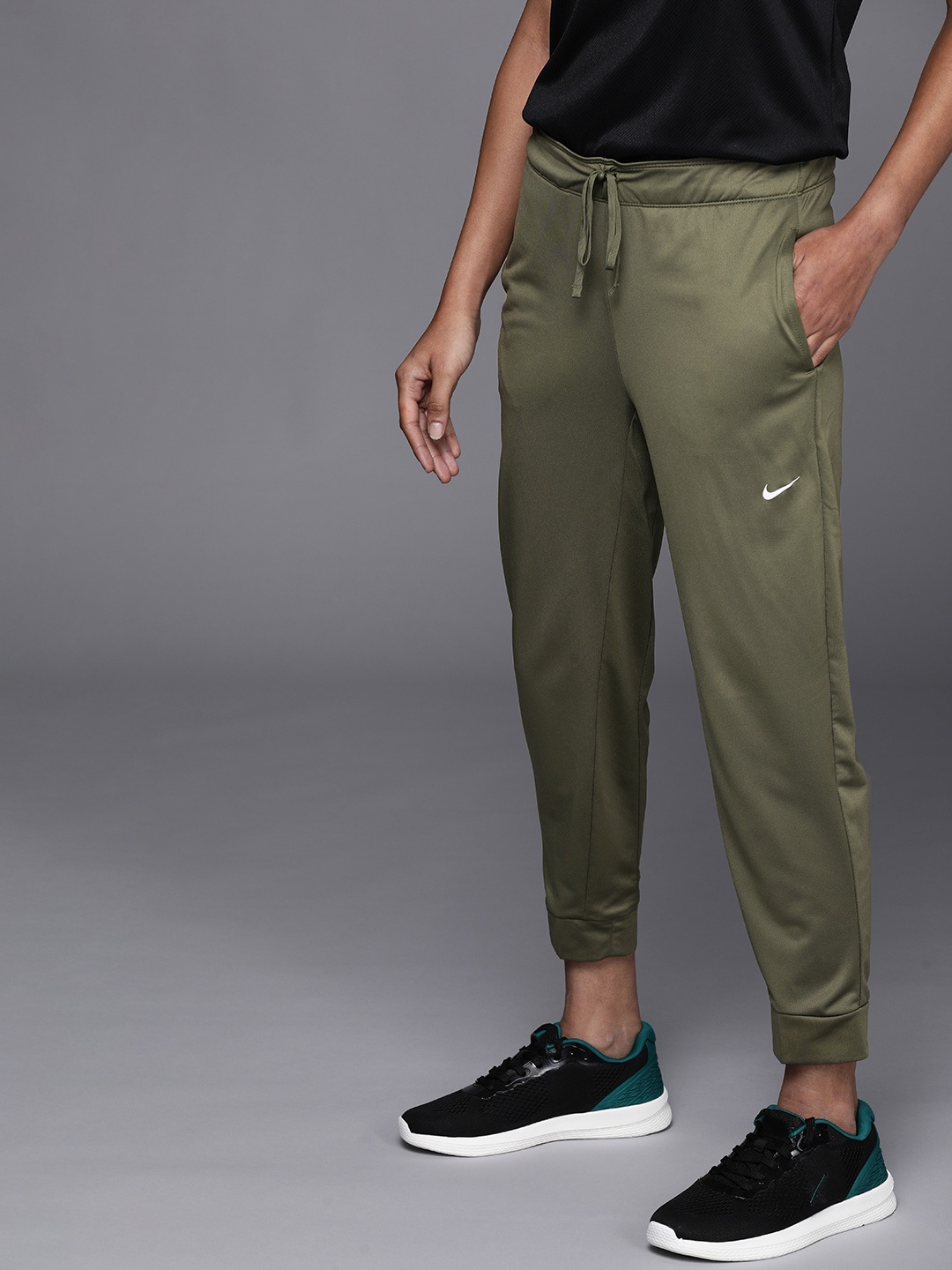 

Nike Women Solid Regular Fit NK Attack 7/8 Joggers, Olive