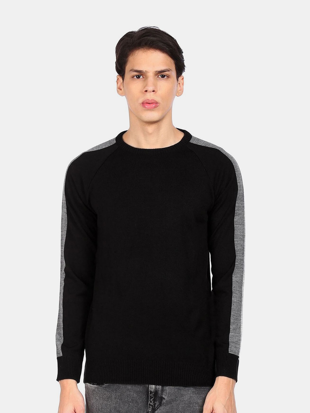 

Ruggers Men Black & Grey Raglan Sleeve Pullover