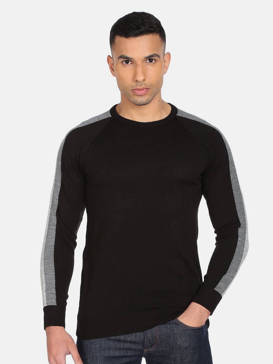 

Ruggers Men Black & Grey Solid Pullover
