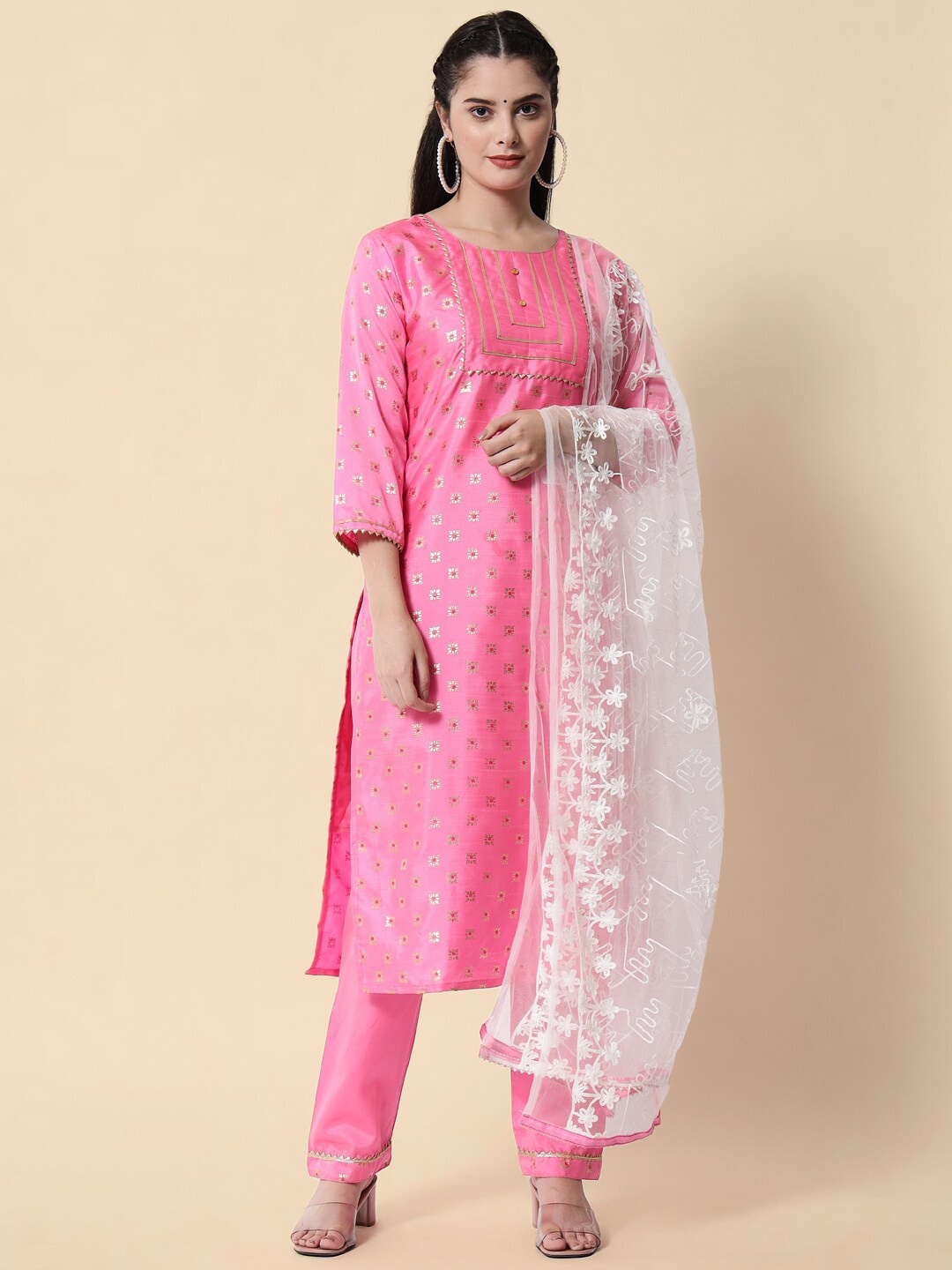 

VredeVogel Women Pink Floral Printed Kurta with Trousers & With Dupatta