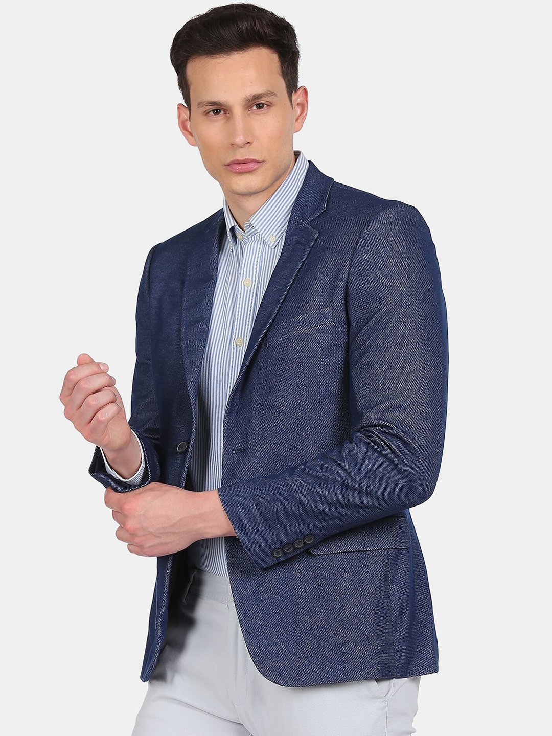 

Arrow Men Blue Solid Regular-Fit Single-Breasted Blazer