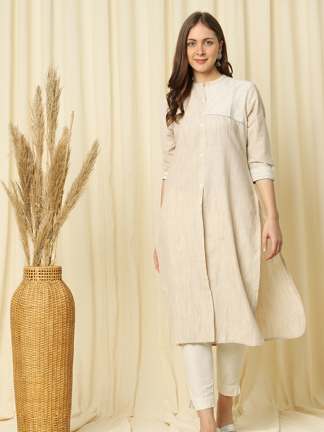 

Indifusion Women Beige Striped Chanderi Silk Straight Kurta