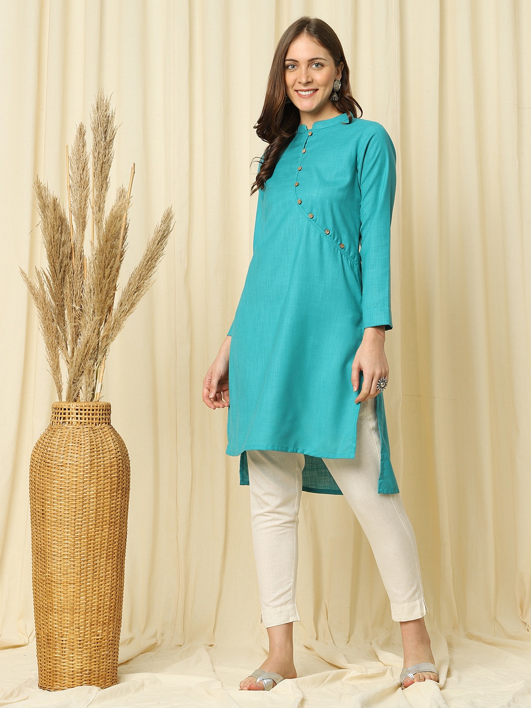 

Indifusion Women Blue Mandarin Collar High-Low Hem Chanderi Silk Kurta