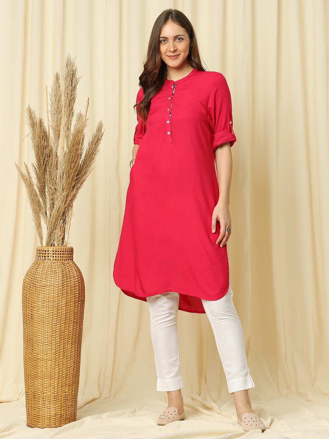 

Indifusion Women Pink Chanderi Silk Kurta