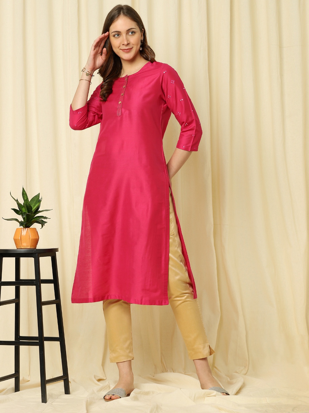 

Indifusion Women Pink Chanderi Silk Kurta