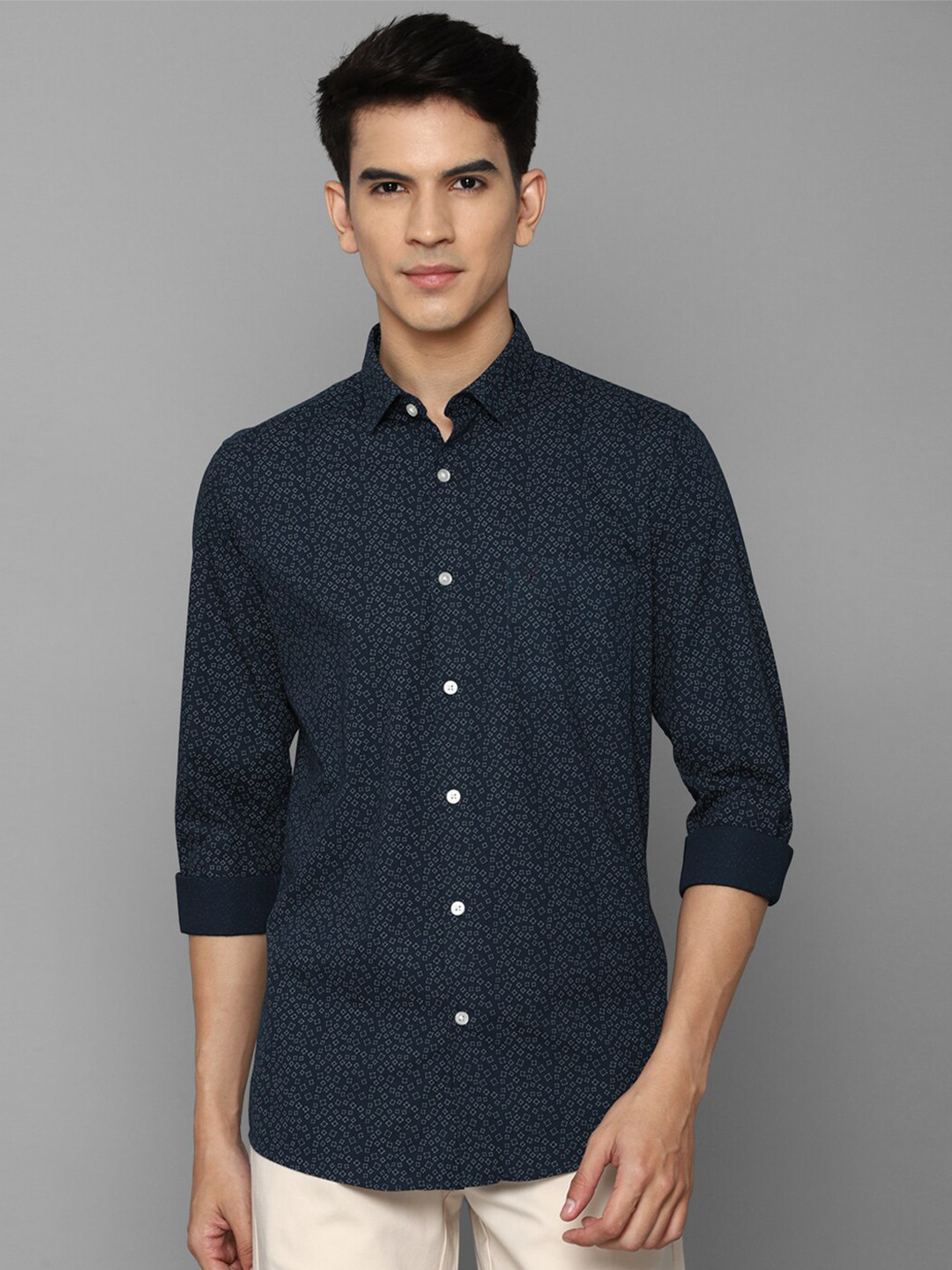 

Allen Solly Men Navy Blue Slim Fit Printed Pure Cotton Casual Shirt