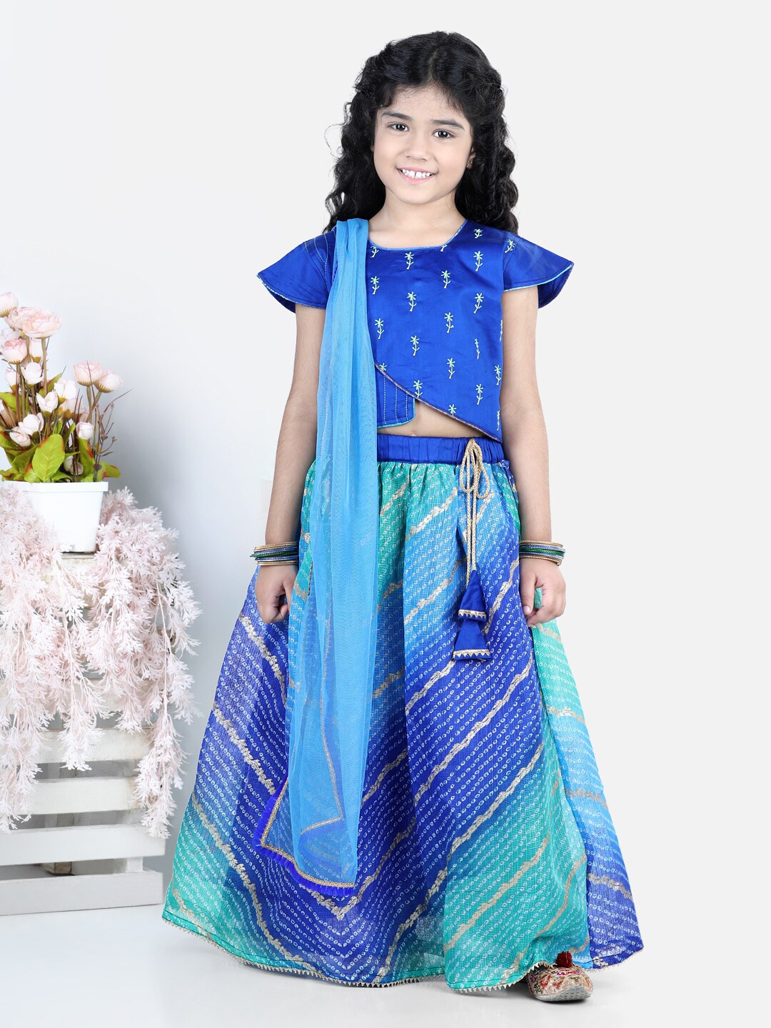 

Here&Now X Kinder Kids Girls Blue & Green Embroidered Lehenga & Blouse With Dupatta