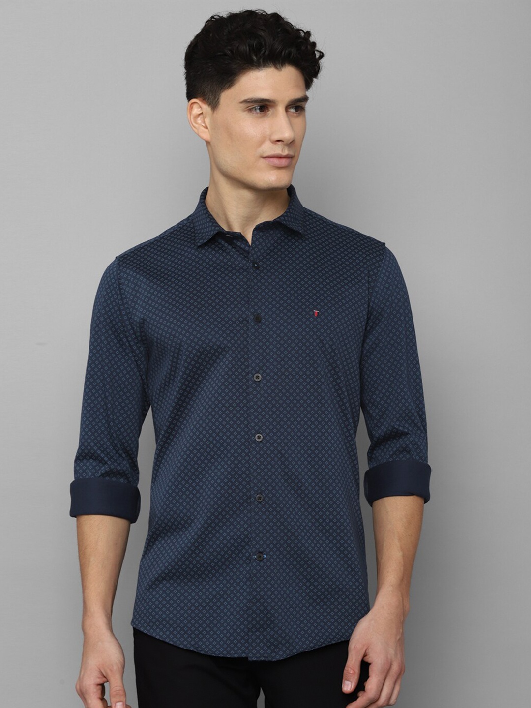 

Louis Philippe Sport Men Navy Blue Slim Fit Printed Pure Cotton Casual Shirt