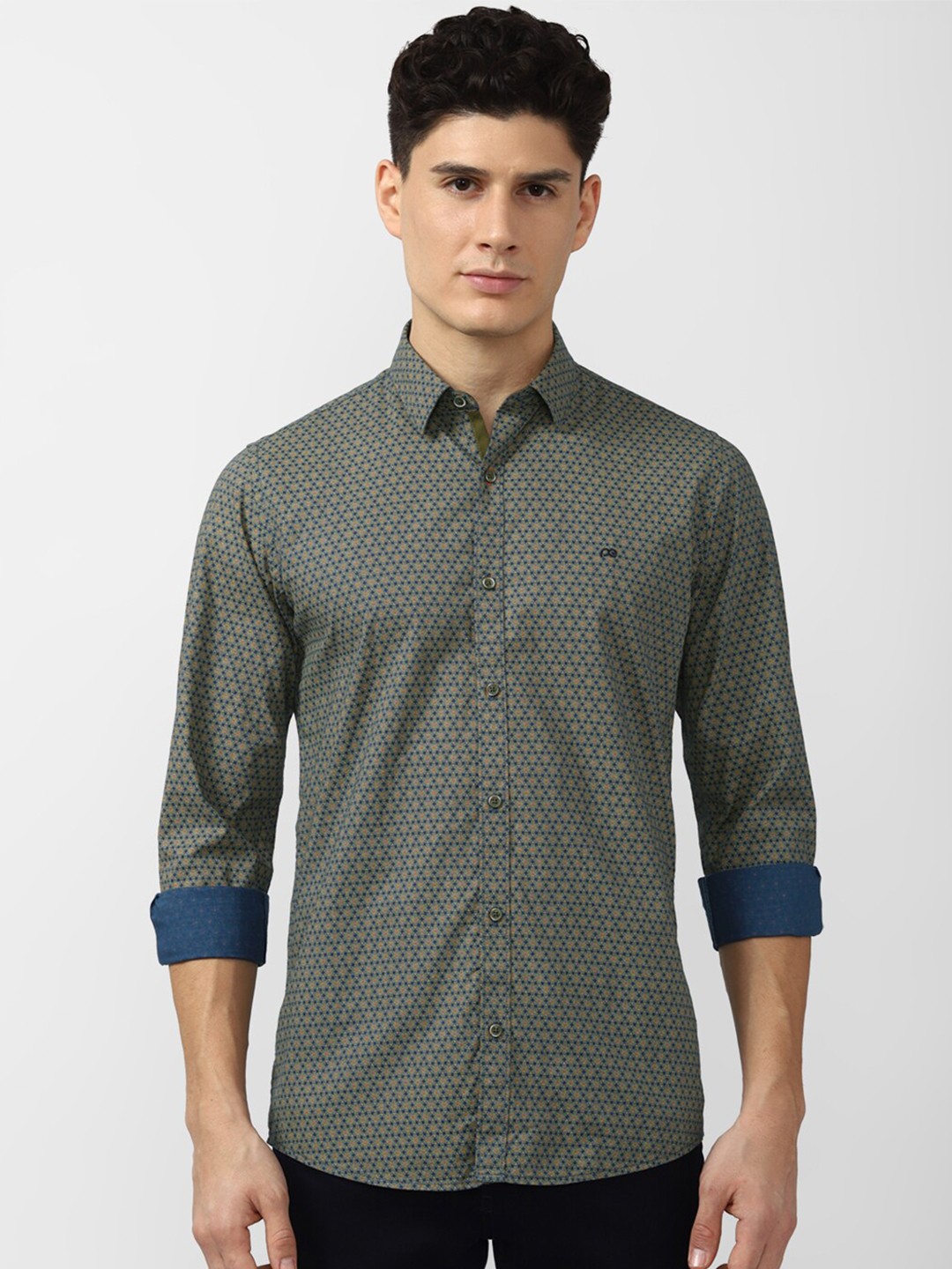 

Peter England Casuals Men Green Slim Fit Printed Casual Shirt