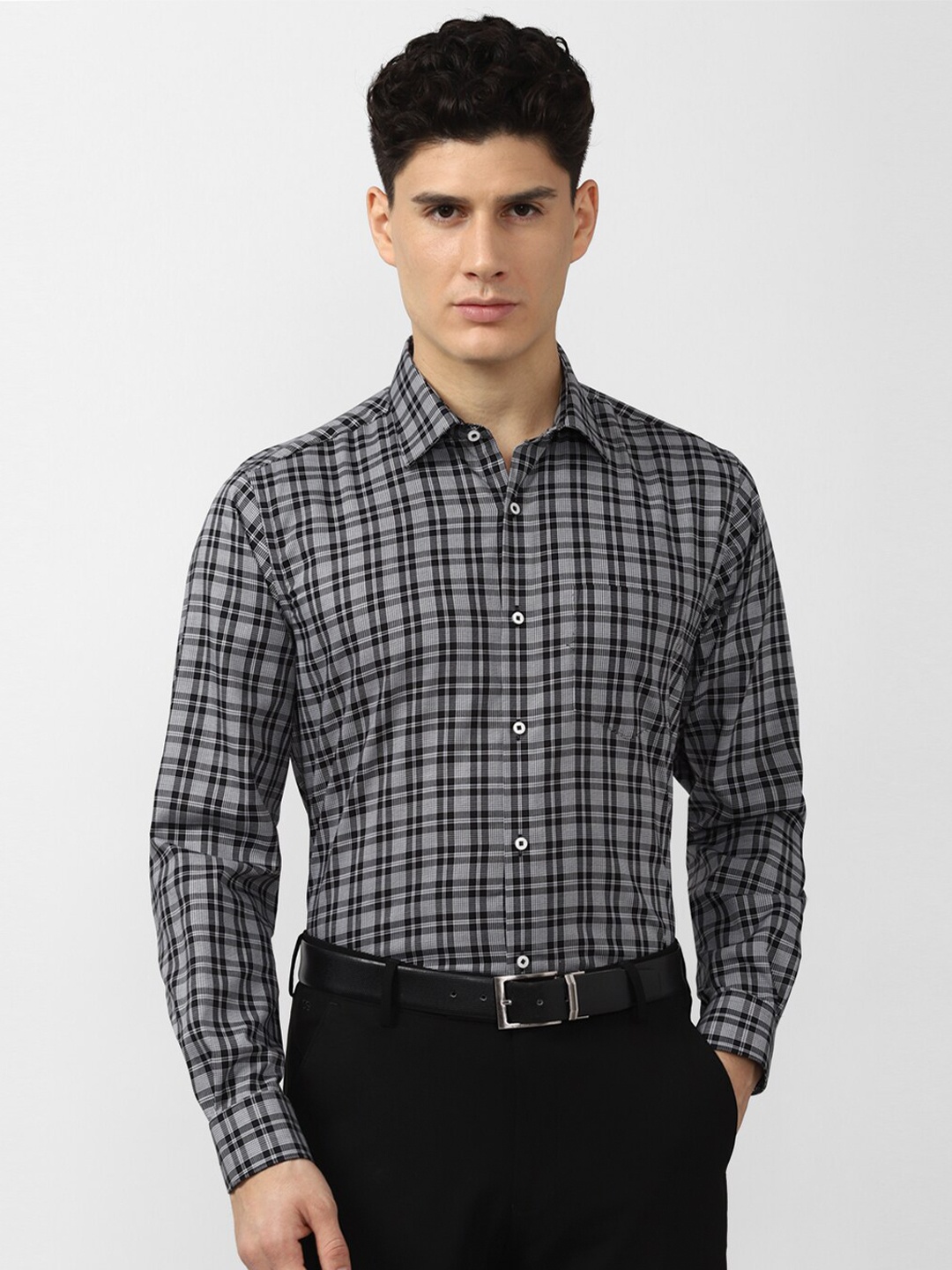 

Van Heusen Men Grey Checked Formal Shirt