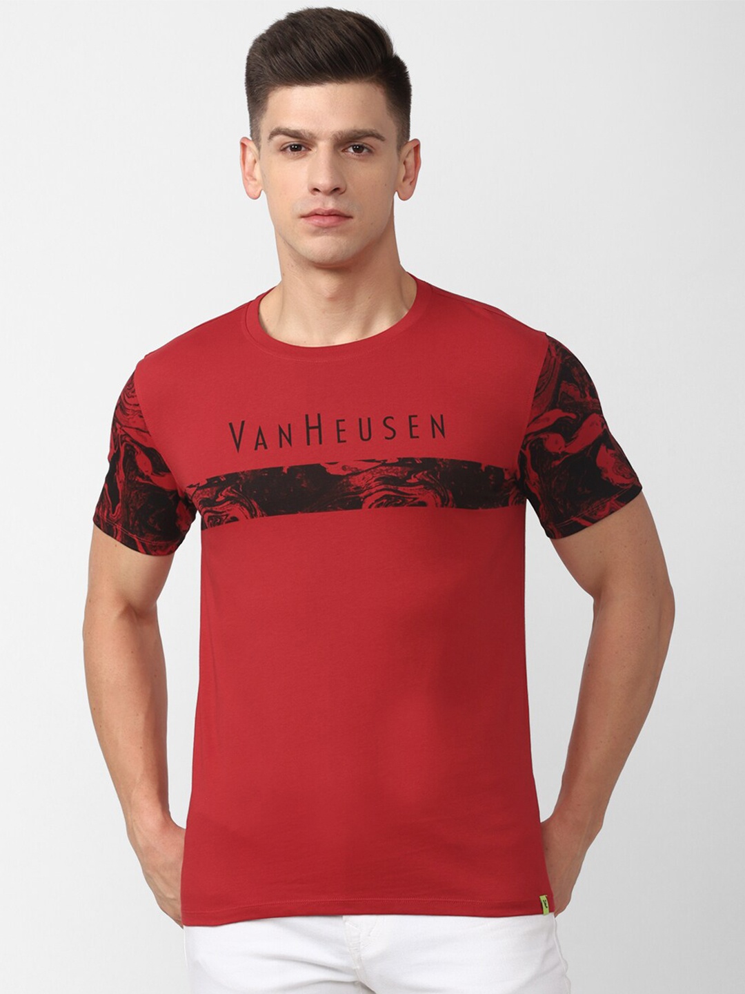 

V Dot Men Red Printed Slim Fit T-shirt