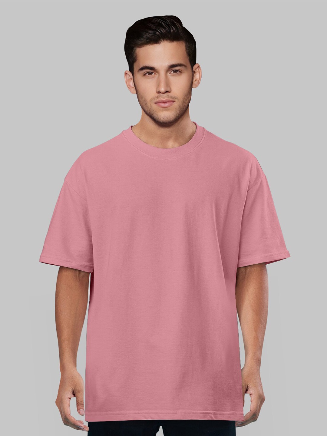 

Pootlu Men Pink Solid T-shirt