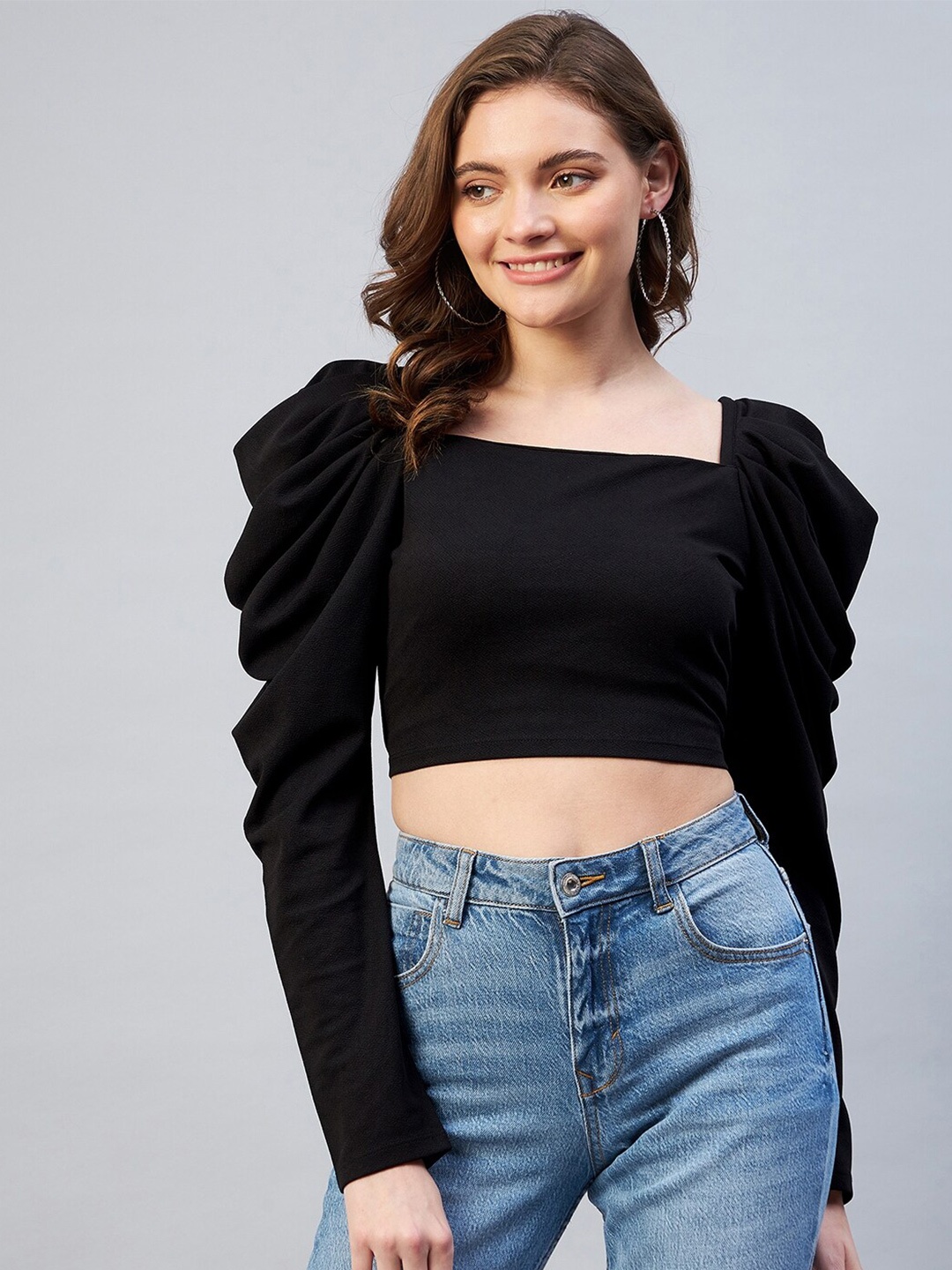 

Carlton London Black Solid Crop Top